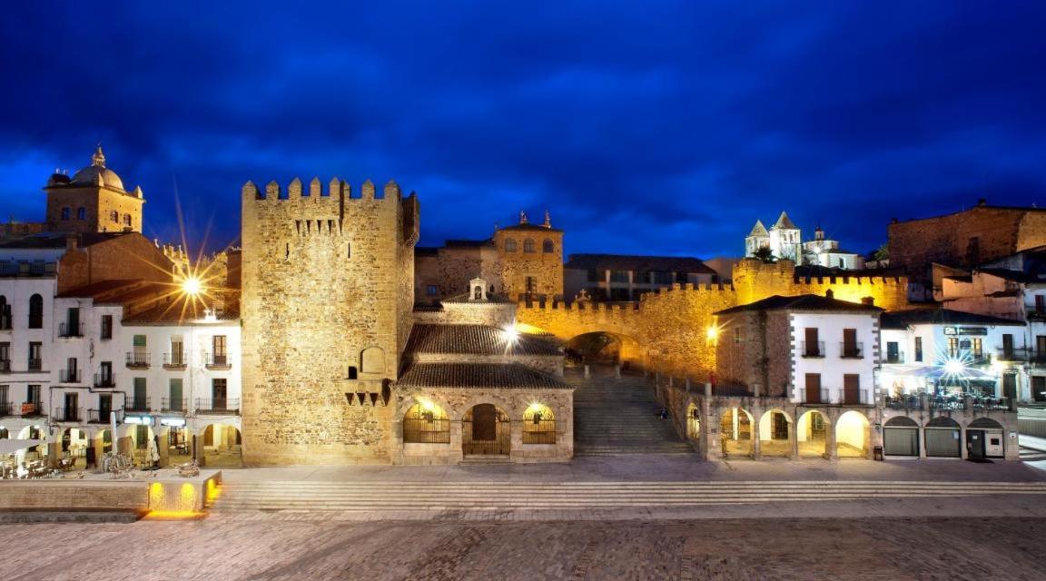 Apartamento La Almena 1 Junto A Plaza Mayor,2 Habitaciones, Parking Gratuito Caces Extérieur photo
